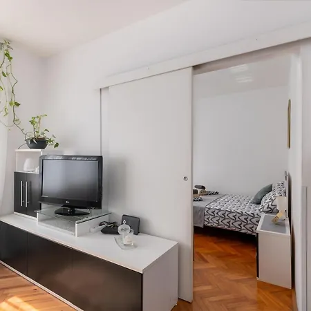 Apartman Milijana Fazana Exterior photo