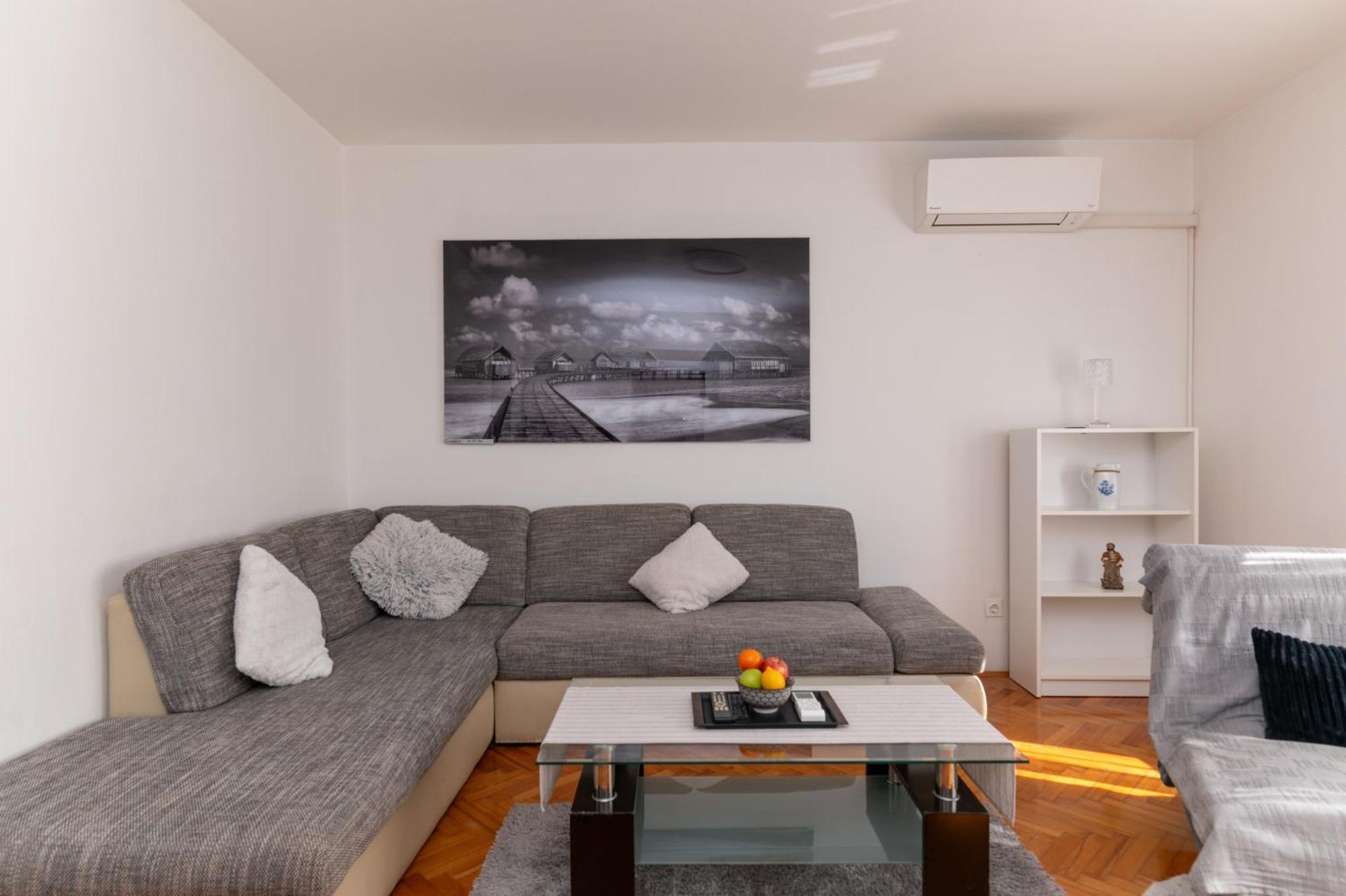 Milijana Apartment *